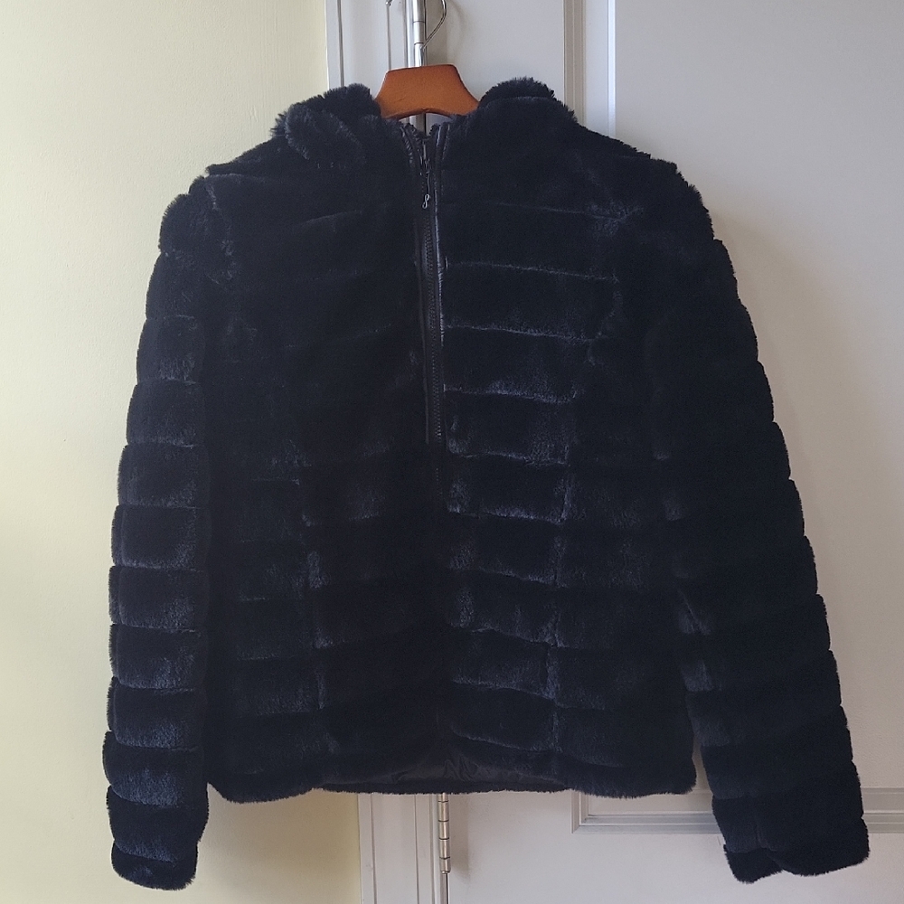 NWT Women's Reversible Black Faux Fur Jacket size M